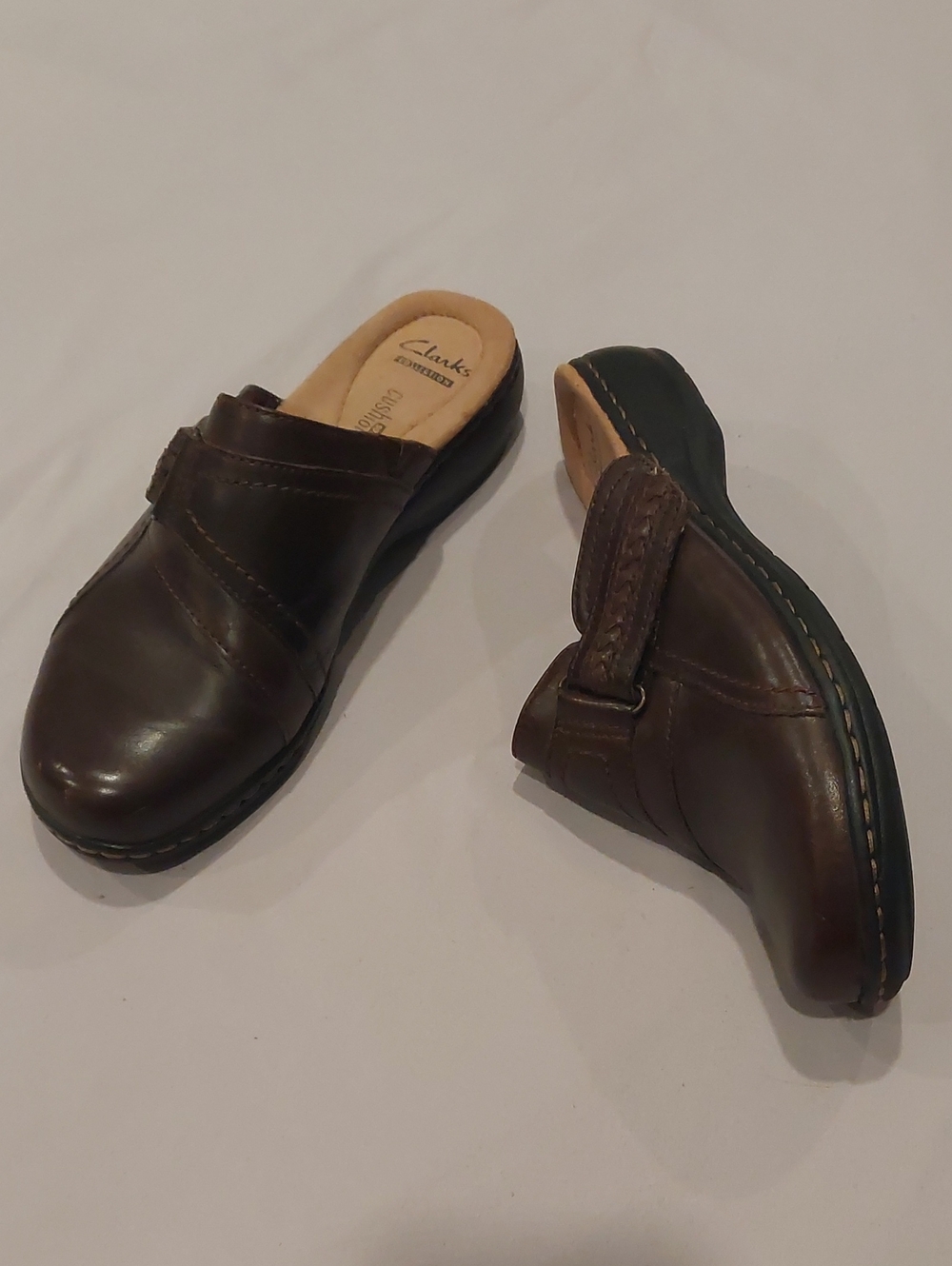 ❤️😎 Clarks Women’s Brown Leather Slip-On Mules size 6.5 M ❤️😎